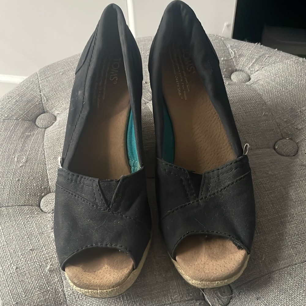 TOMS Open Toe Wedges W7